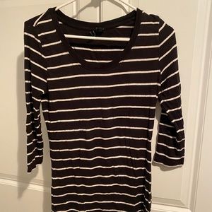 Long sleeve b&w striped top